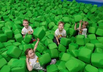 Wycieczka klas pierwszych do Parku Trampolin