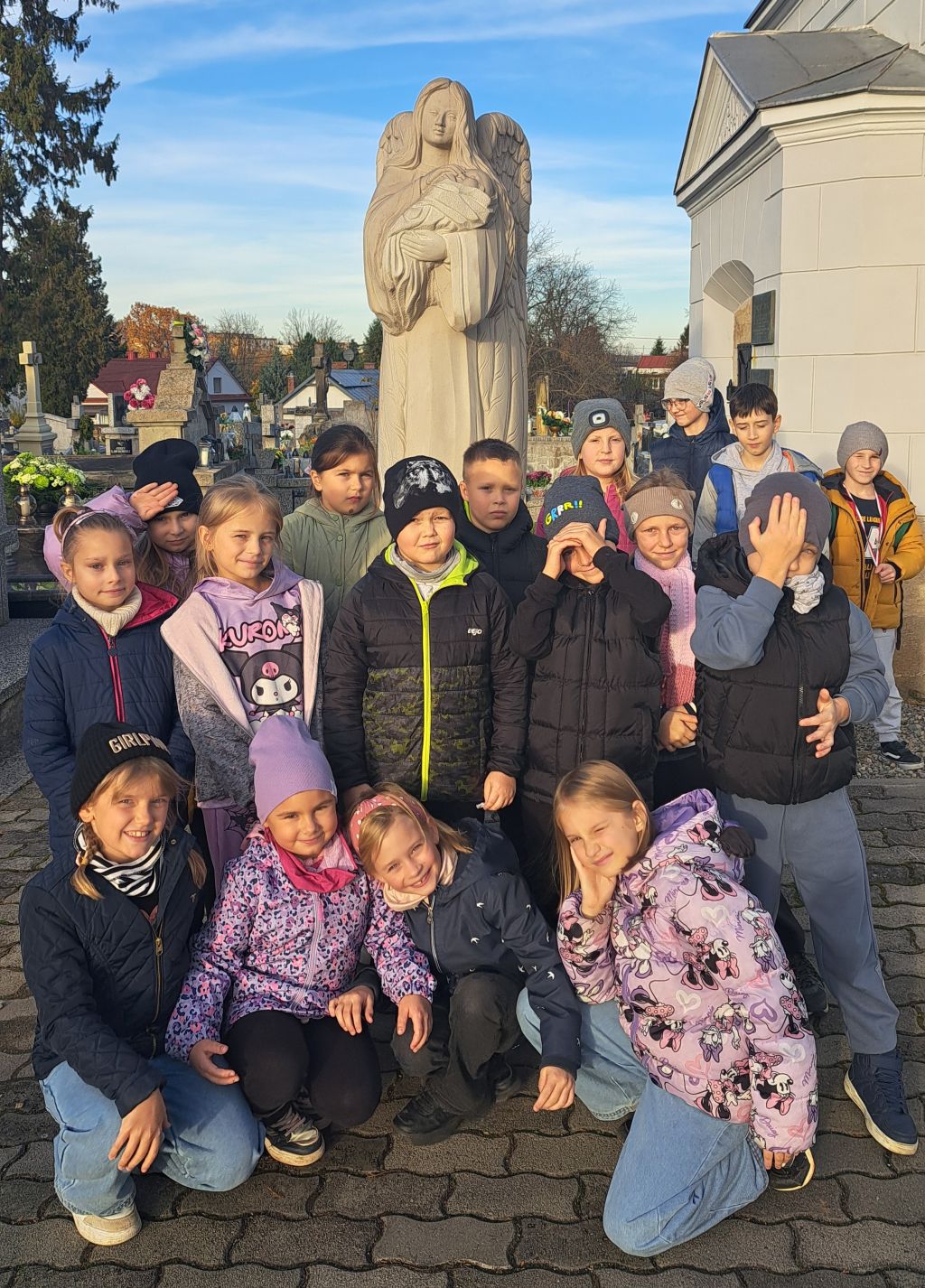 Lekcja pamięci - wizyta na cmentarzu