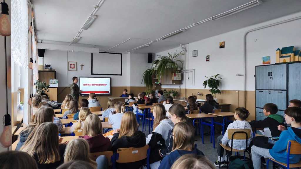 „Edukacja z wojskiem