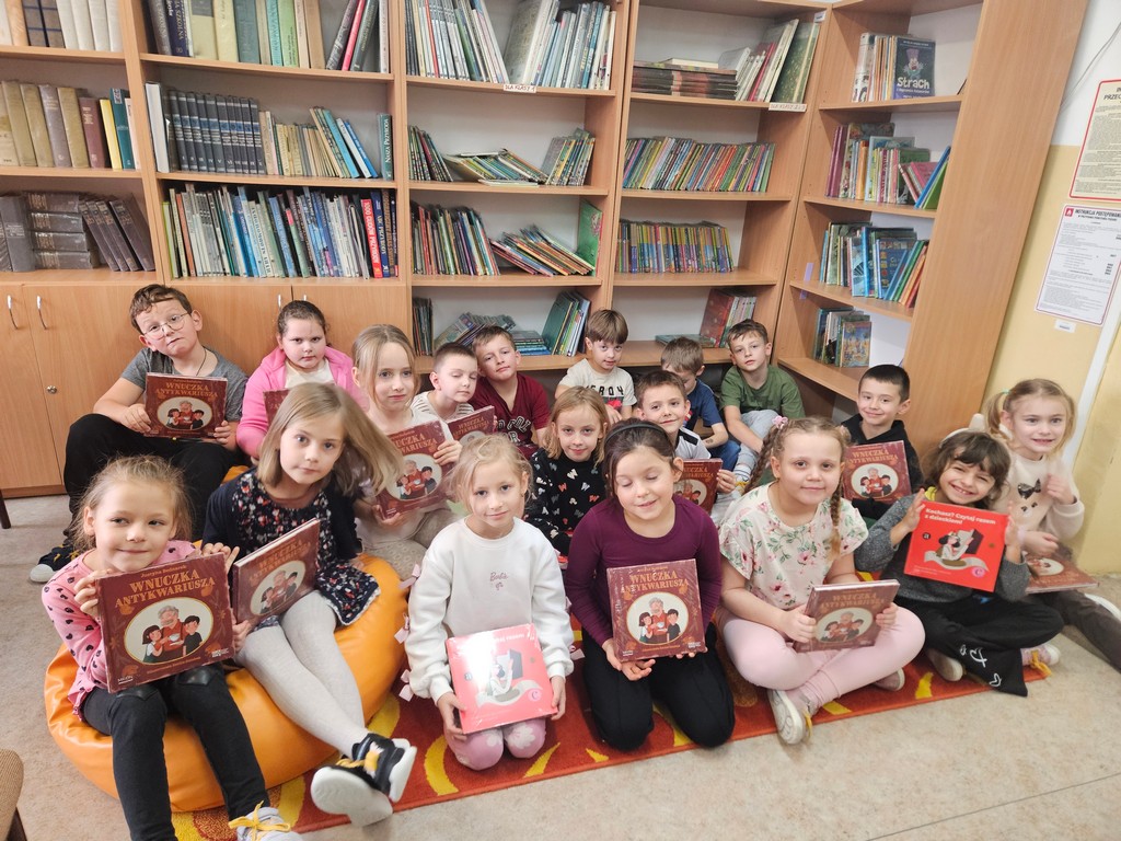 Zajęcia biblioteczne dla klas pierwszych