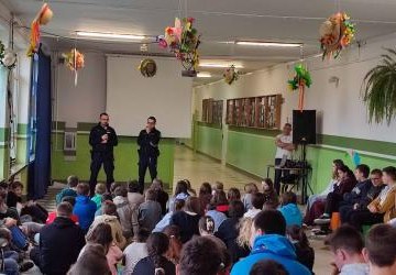 Bezpieczeństwo i relacje – spotkania z policją oraz film edukacyjny